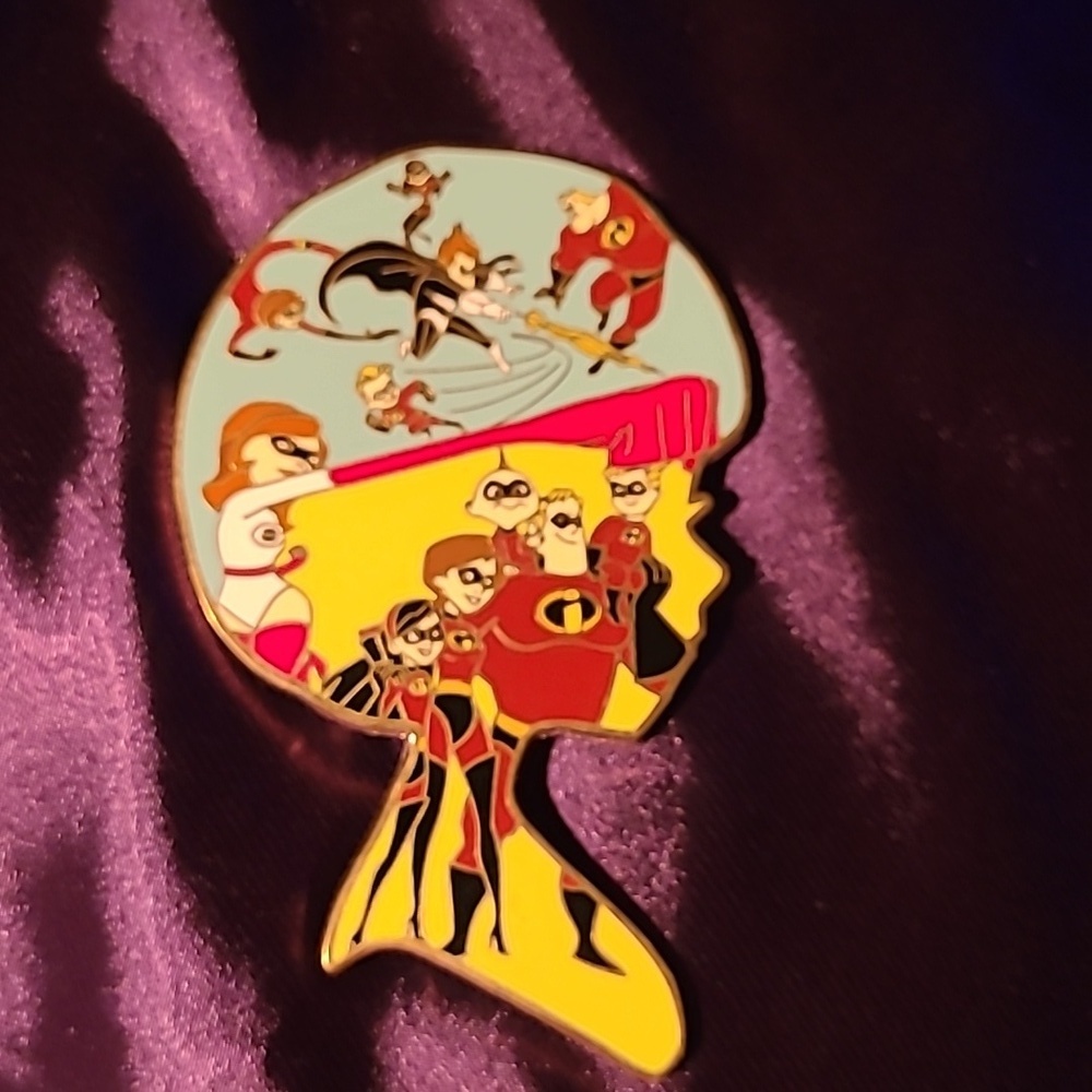 ⚡️RARE LE 50 Incredibles Elastigirls Jumbo Fantasy SILHOUET PIN